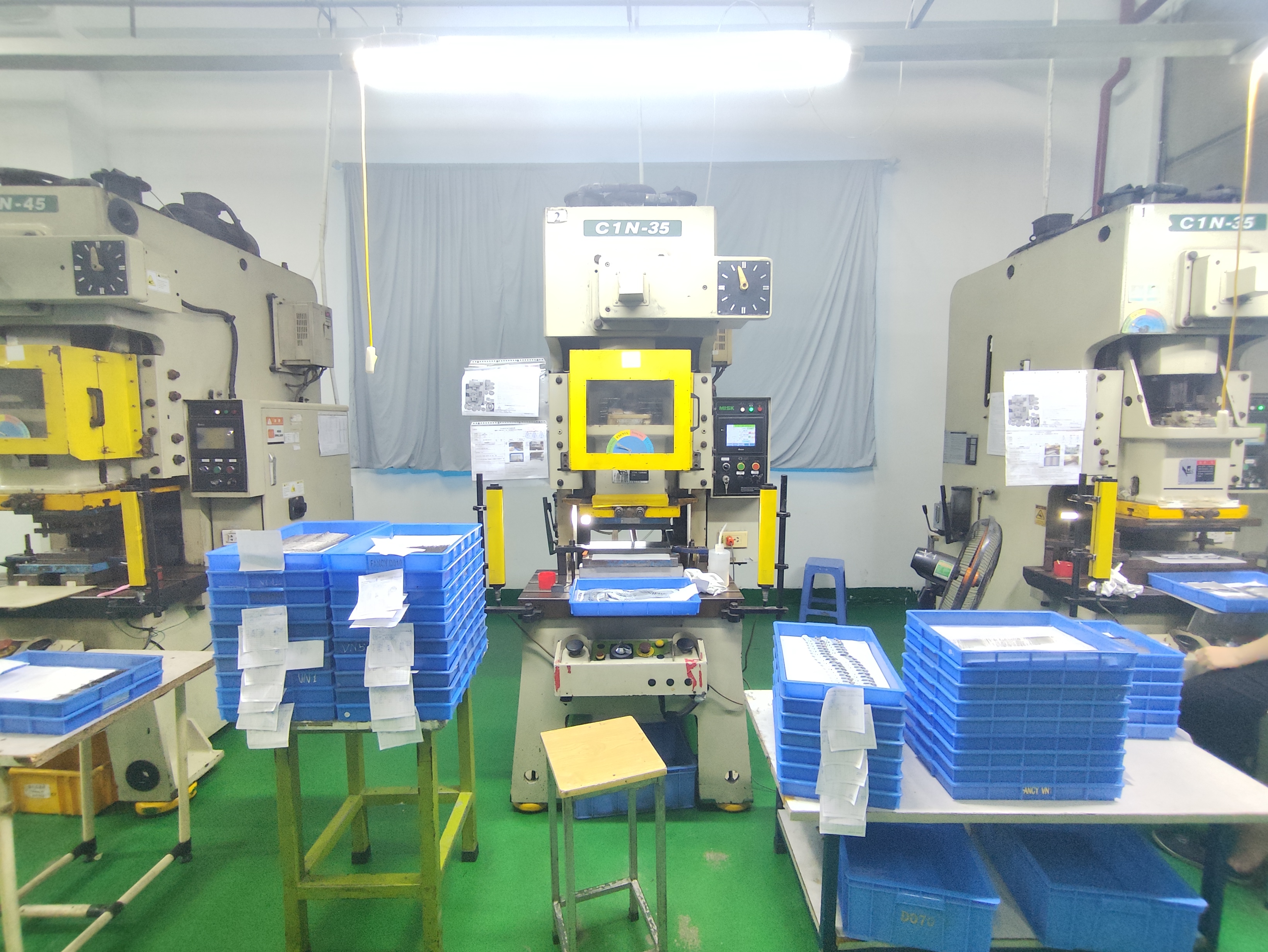 Stamping machine 2.jpg